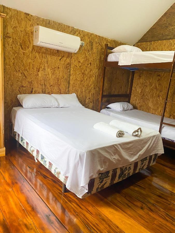 Hostal Tortuga Dorada Puerto López Exterior foto